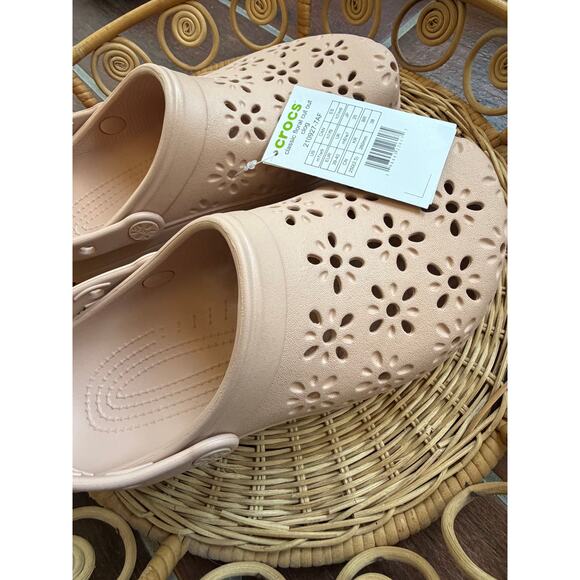 Crocs Classic Floral Cut-Out Clogs, Pink Caramel NEW - Picture 5 of 5